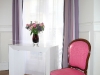 appartement-parisien-9-apres-fauteuil-framboise